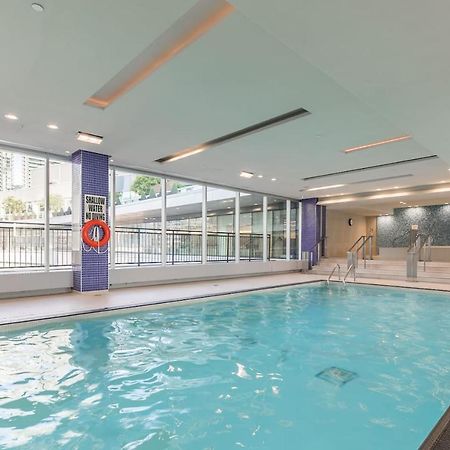 Apartament Gorgeous 1Br W/Parking Across The Scotiabank Arena Toronto Zewnętrze zdjęcie